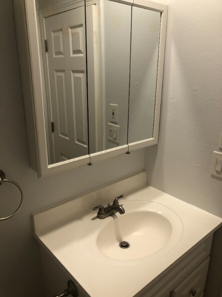 Building Photo - 8000 NE Hwy 99