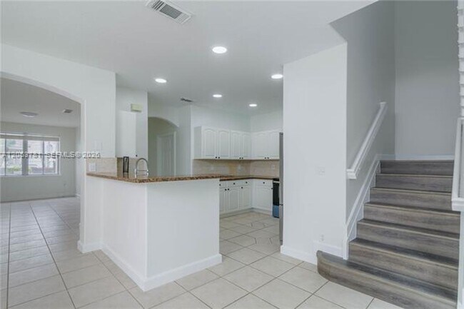Building Photo - 3126 NW 101st Ct