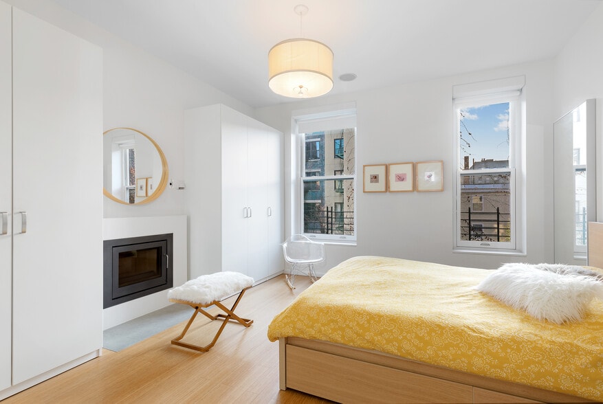 Master bedroom - 112 W 118th St