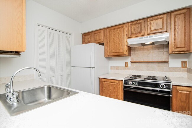 Building Photo - 11026 Harrowfield Rd