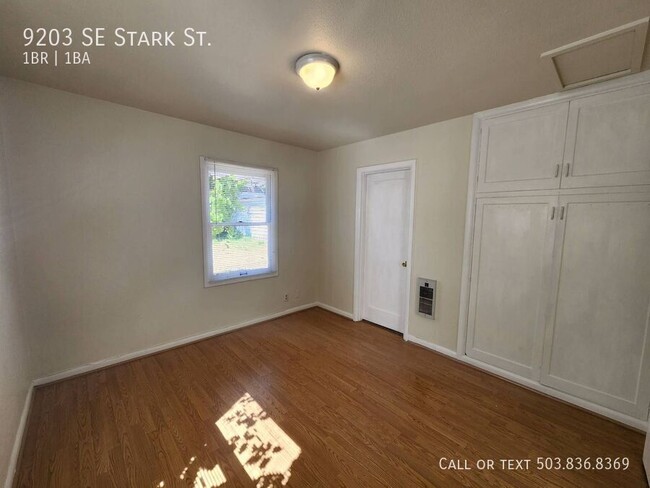 Building Photo - Cozy 1-Bedroom Duplex with Parking & Share...