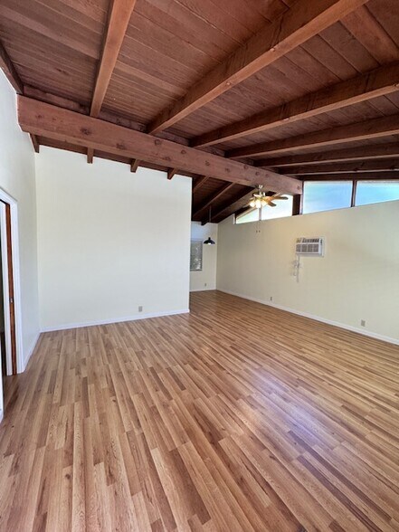 Building Photo - 822 21st St
