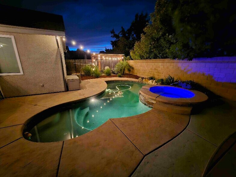 Building Photo - 2842 Flora Springs Way