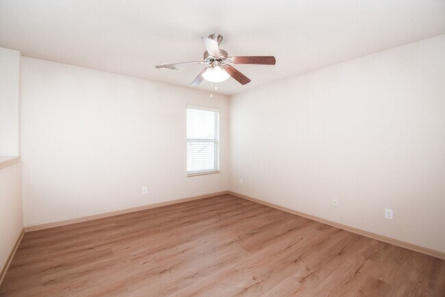 Building Photo - 2106 Harmon Crest Ct