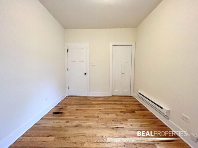 Building Photo - 1 bedroom in CHICAGO IL 60613