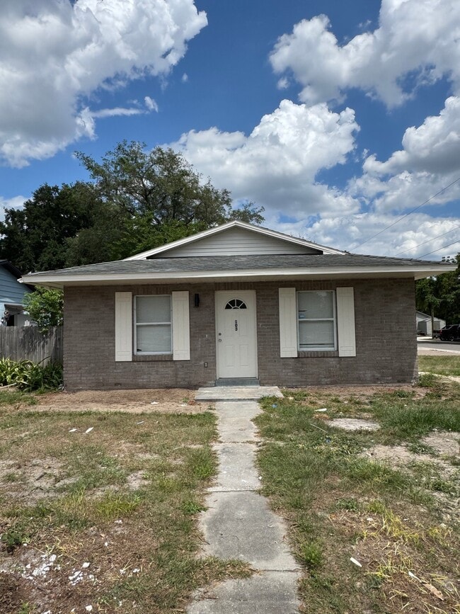 Building Photo - 103 N Hart Blvd