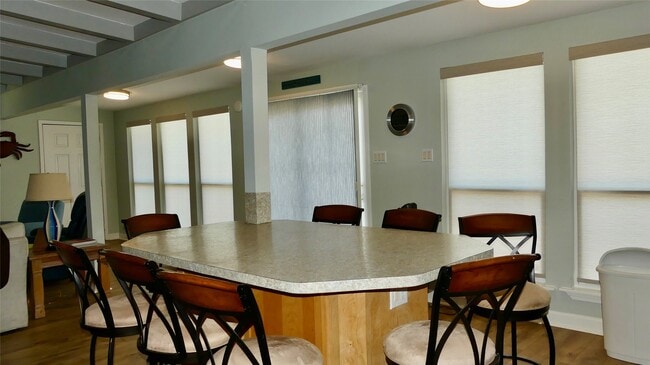 Building Photo - 58 Lakeside Dr