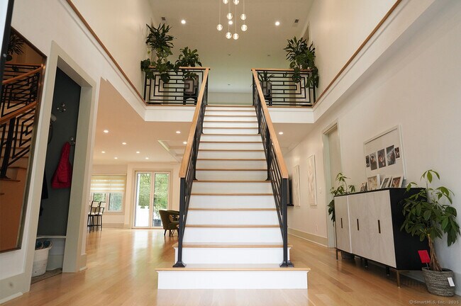Building Photo - 9 Grey Fox Lane