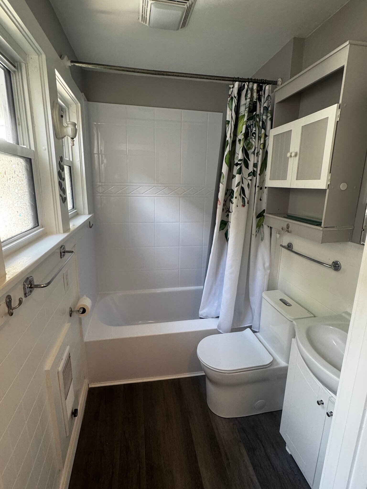 Bathroom - 185 Spring St