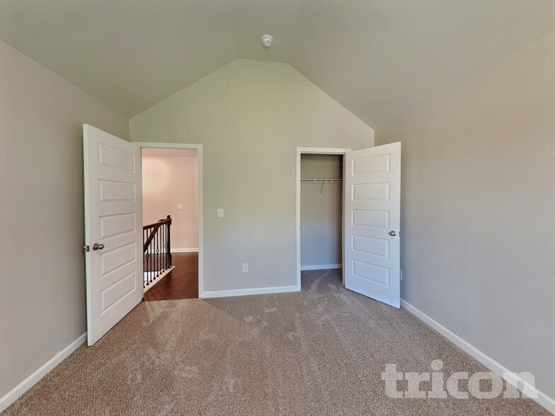 Building Photo - 68 Shenandoah Dr