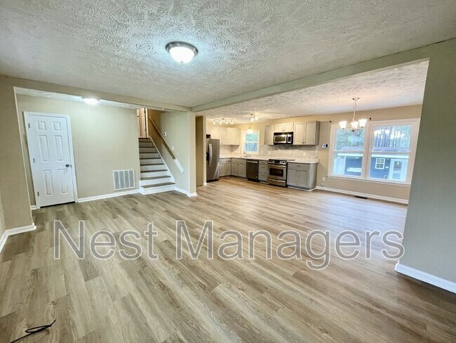 Building Photo - 623 Daharan Dr