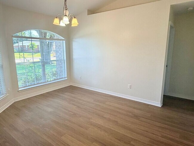 Building Photo - 5836 Chi Chi Cir