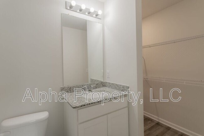 Building Photo - 304 Long Grove Ln