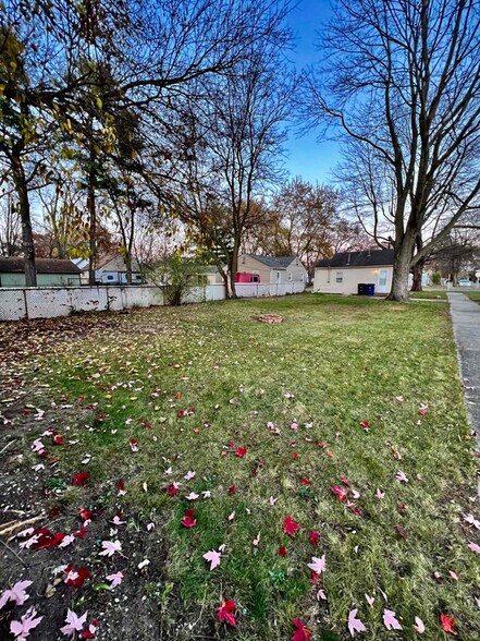 Building Photo - 5805 N Walton St