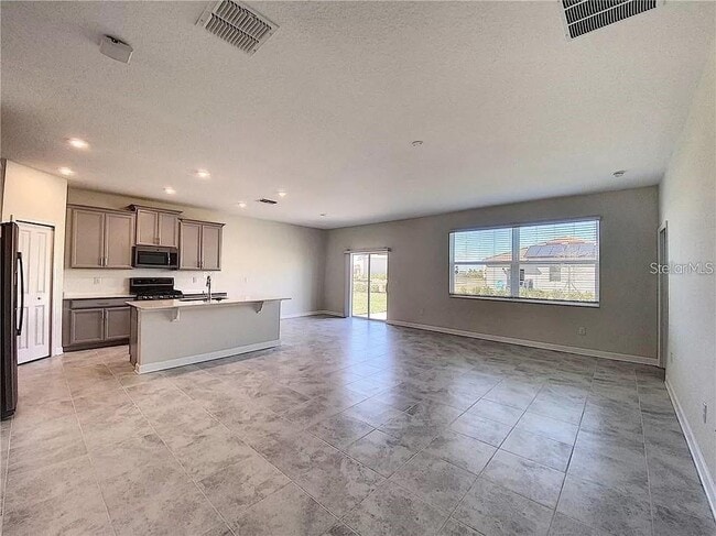 Building Photo - 1307 Oak Crest St