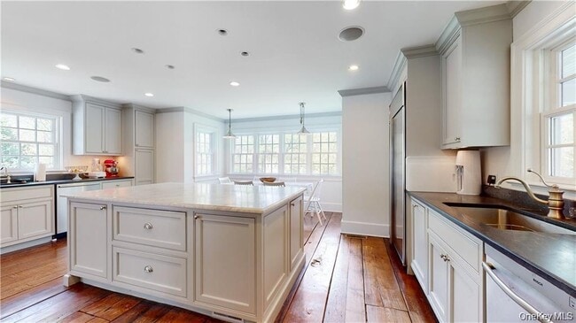 Building Photo - 25 East St