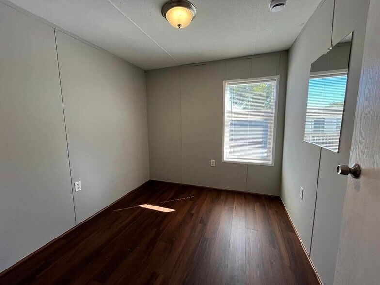 Building Photo - 3510 N 9th St