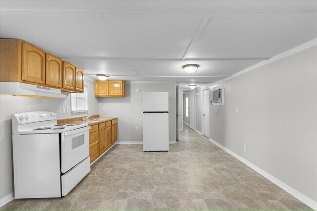 Building Photo - 10166 103rd St