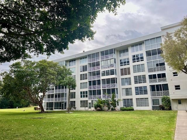 Building Photo - 3000 S Course Dr