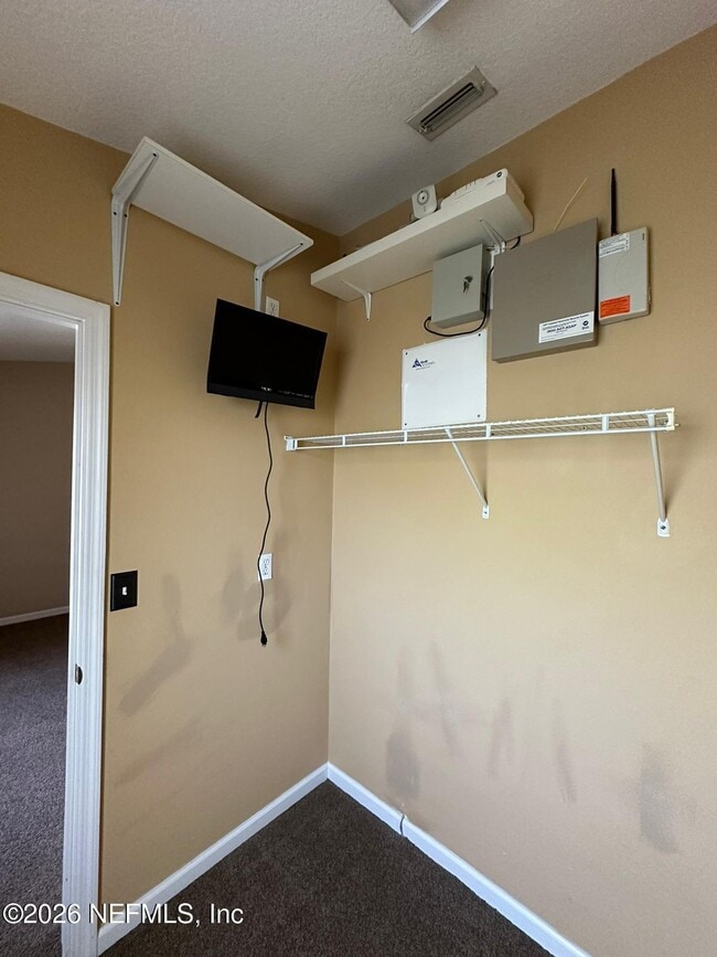 Building Photo - 5880 Sandstone Way