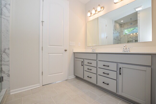 Building Photo - Brand-New 5 Bedroom Lake Shore Home in Tega Cay with Flexible Lease Options