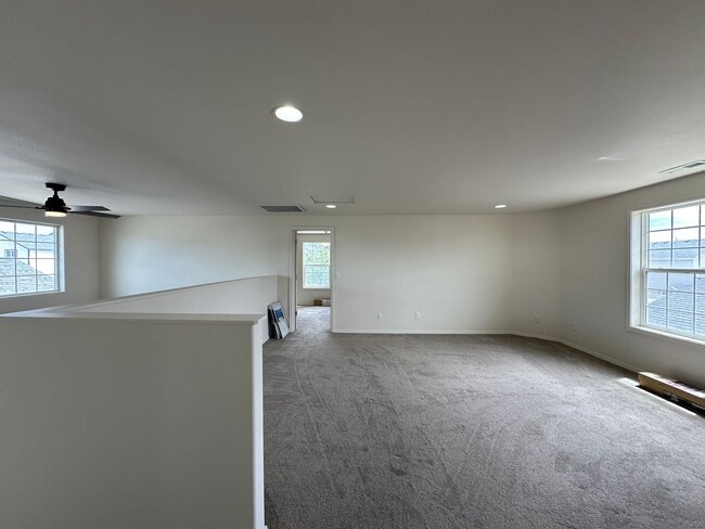 Building Photo - 3 bedroom 2.5 bath off Rd 100