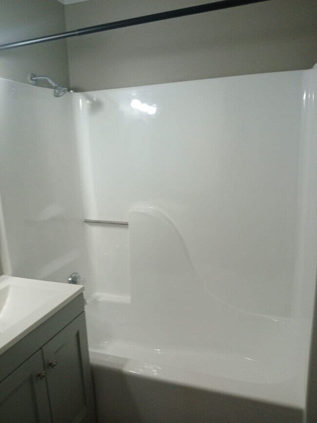 Building Photo - COMING SOON!! Available Soon in SF KCMO