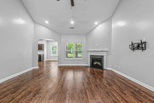 Building Photo - 125 Bridgeport Dr
