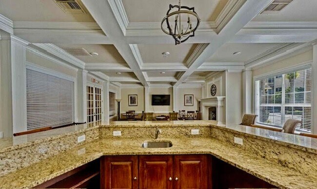 Building Photo - Awesome 3/2 Condo w/ a garage Gate Parkway...