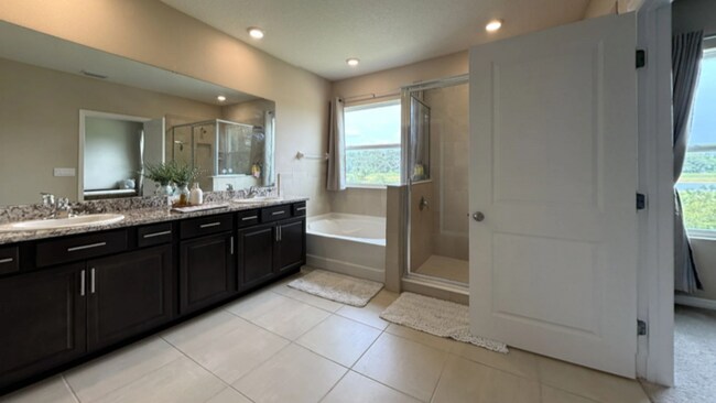 Building Photo - 13781 Wineberry Dr