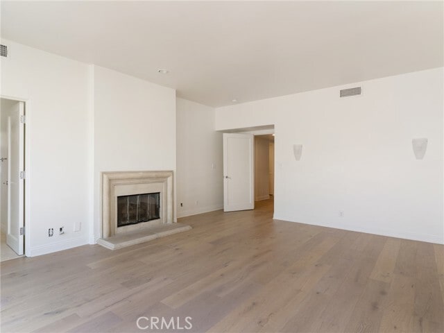 Building Photo - 413 Paseo De La Concha