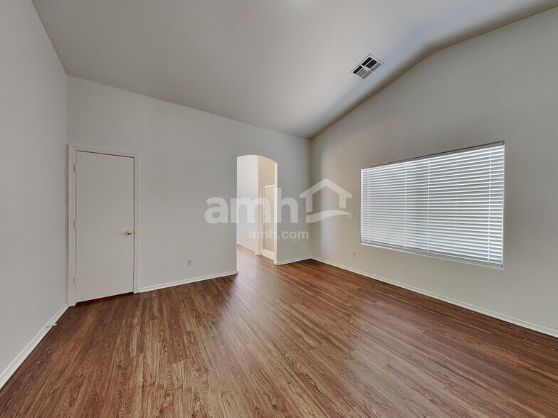 Building Photo - 7364 W Ocotillo Rd