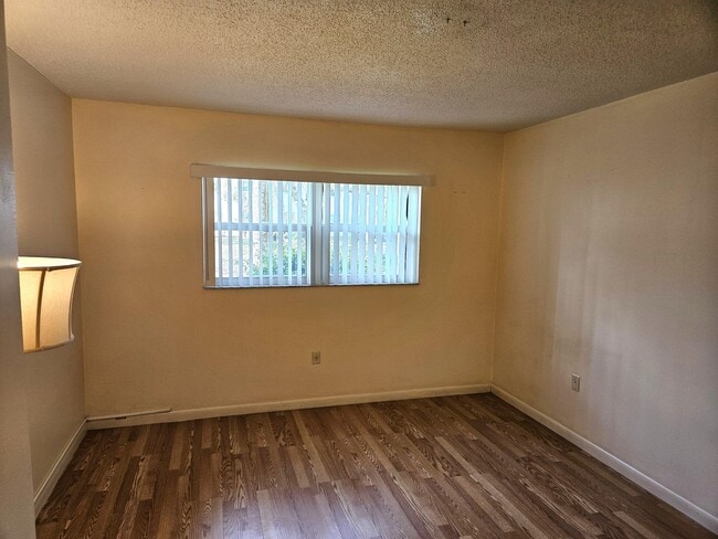 Building Photo - First Floor Condo in 55+ Community in Dunedin FL