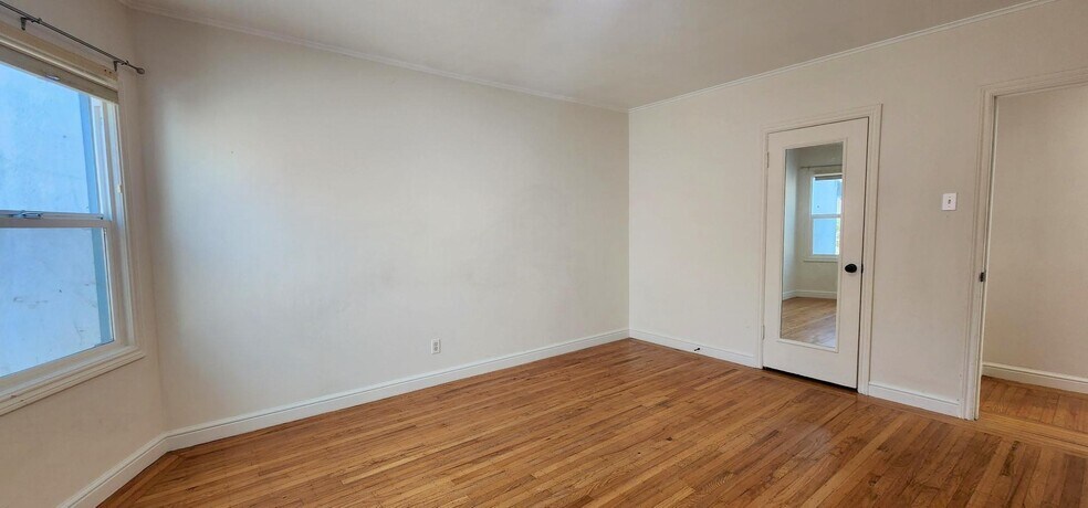 Building Photo - 245 Concord St