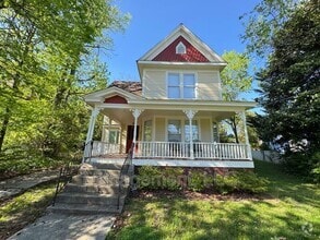 Building Photo - 706 Walker Ave