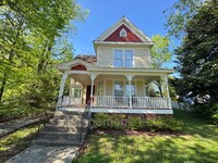 Building Photo - 706 Walker Ave