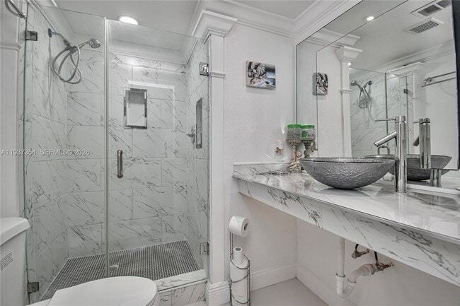 Building Photo - 1638 Embassy Dr