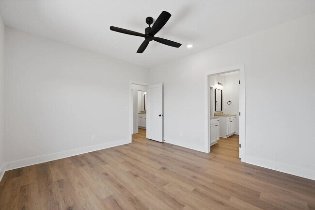 Building Photo - 119 N Mendocino Ct
