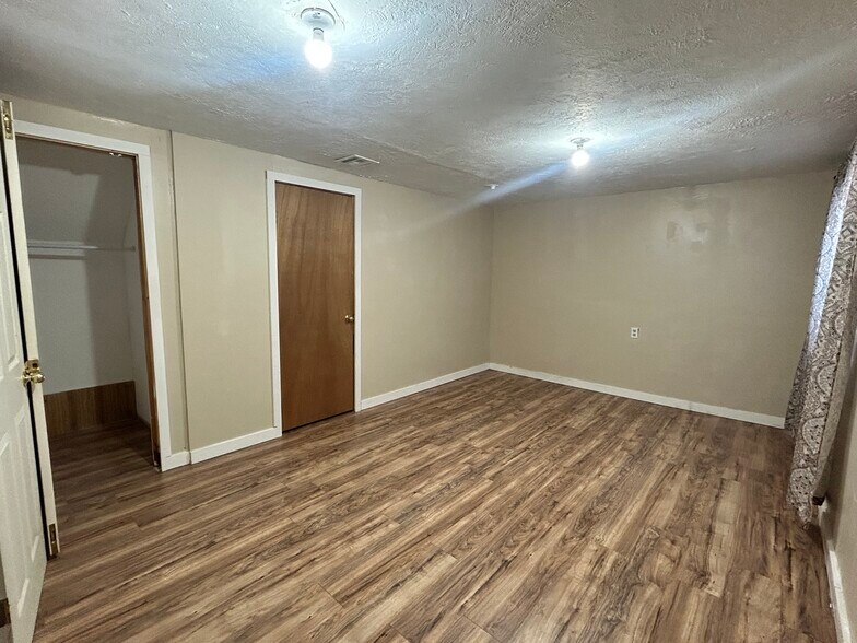 Building Photo - 11586 S Autumn Hill Dr