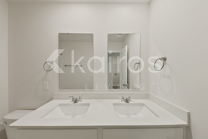 Building Photo - 133 Overstreet Way