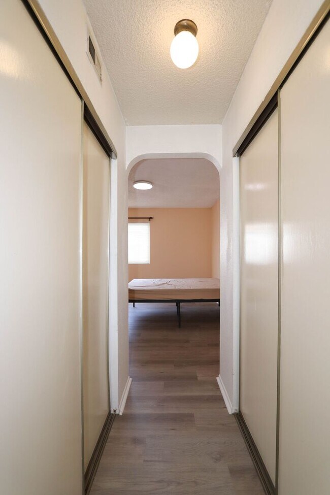 Building Photo - **24210 Sylvan Glen Rd #F Diamond Bar** 2 bedroom 2 bath Townhouse !!