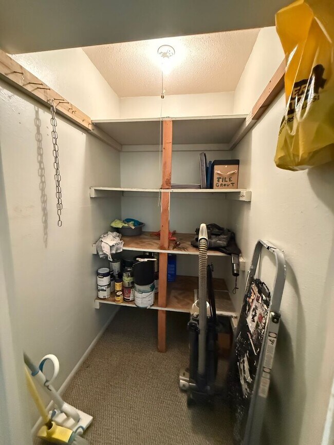 Building Photo - 2 Bedroom/2 Bathroom Available Now! 55+ An...