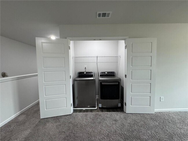 Building Photo - 144 Briarwood Dr E