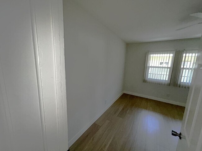 Building Photo - 41 Normandie Ave