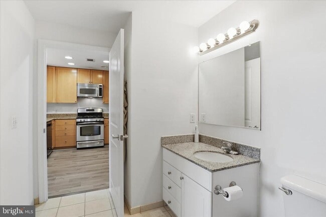 Building Photo - 3600 S Glebe Rd