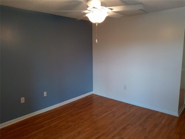 Building Photo - 510 Cranes Way