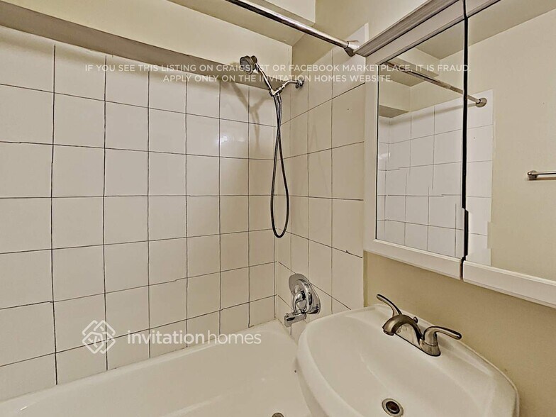Building Photo - 11521 S Karlov Ave