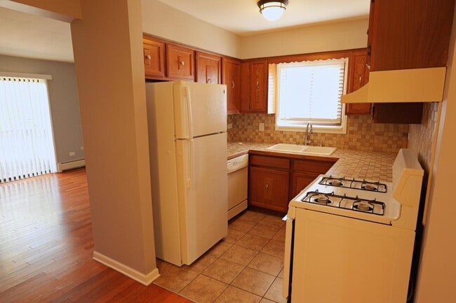 Building Photo - 3680 W 119th St