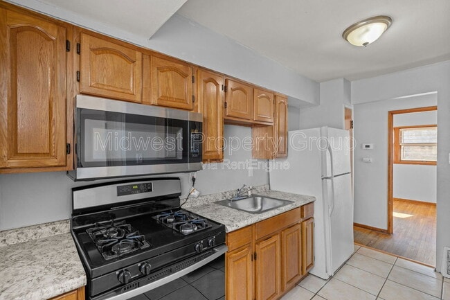 Building Photo - 405 Cameron Rd