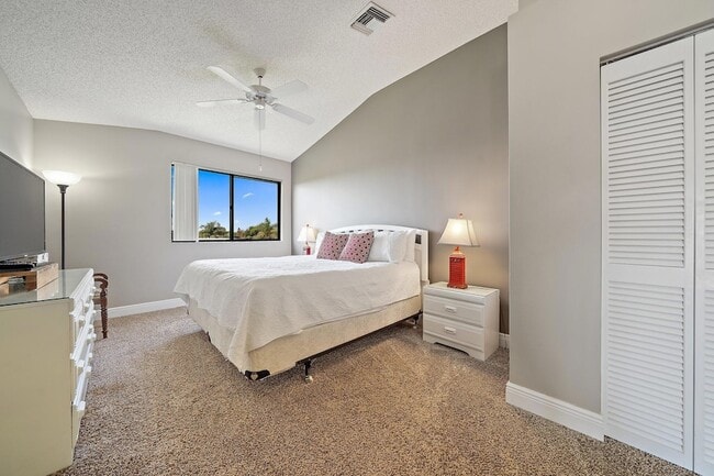 Building Photo - 860 Bella Vista Ct S